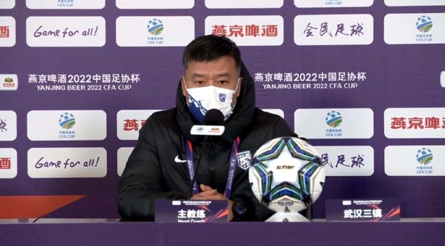 关于节礼日将对阵伯恩利，阿利森谈道：“当然我们希望在本赛季剩下的时间里保持最佳状态，我们知道现在谈论奖杯还为时过早，我们不会受到那些讨论的干扰，这更多是媒体和球迷所谈论的事情。